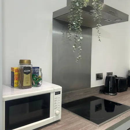 Modern 2br Sleeps 4 Easy Access To Centre