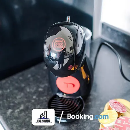 아파트 Media City Apt Sleeps8, 25 Percent Off For Monthly Stays, Business & Leisure *