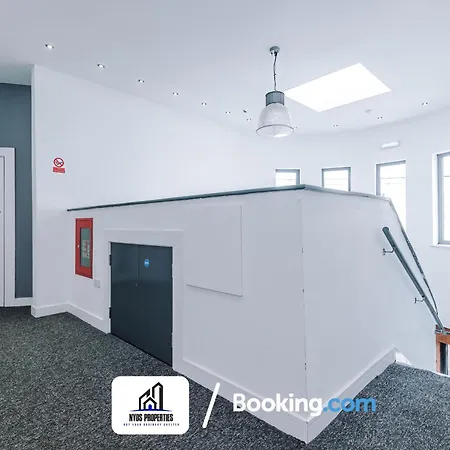 Media City Apt Sleeps8, 25 Percent Off For Monthly Stays, Business & Leisure 아파트 맨체스터