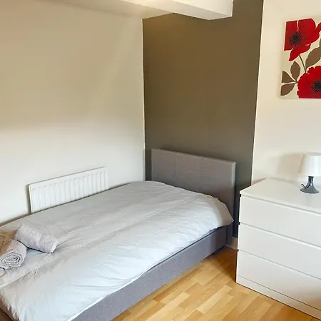 아파트 Spacious And Cosy Entire Flat 맨체스터