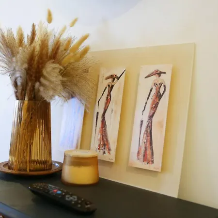 Free Parking X2 Walk To Man - Pass The Keys Apartment