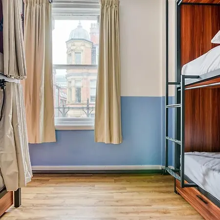 Malacuna Hostal *