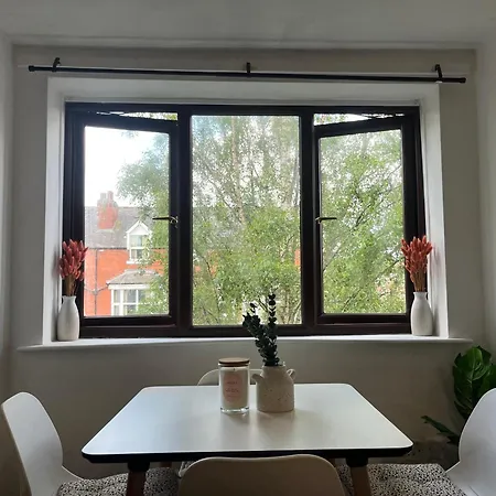Cosy 2-bed In In Hotel