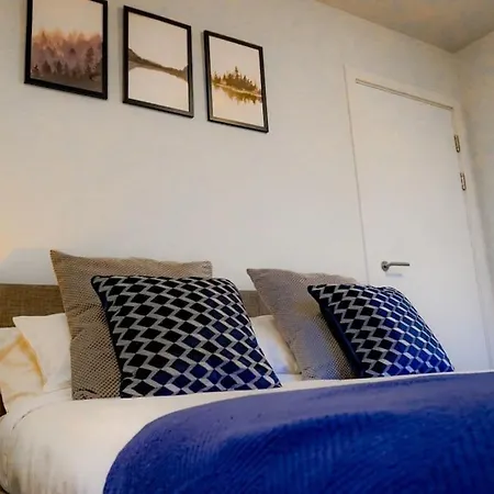 2-br, 3-bath Sleeps 5, High Speed Unlimited Wifi *