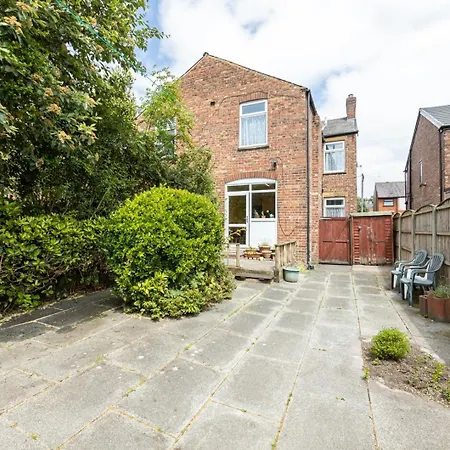 Guestready - Enchanting Life In Gorse Hill * Manchester