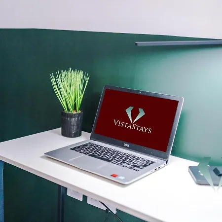 2bdr By Vista Short Lets & Serviced With Pool Table & Free Wifi 公寓 曼彻斯特