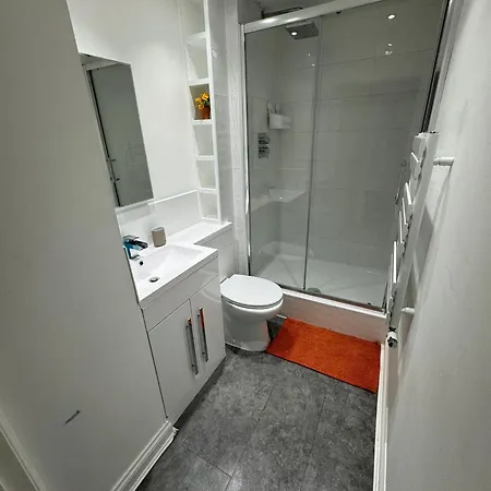 Modern Twin Near Ancoats & Etihad Stadium *