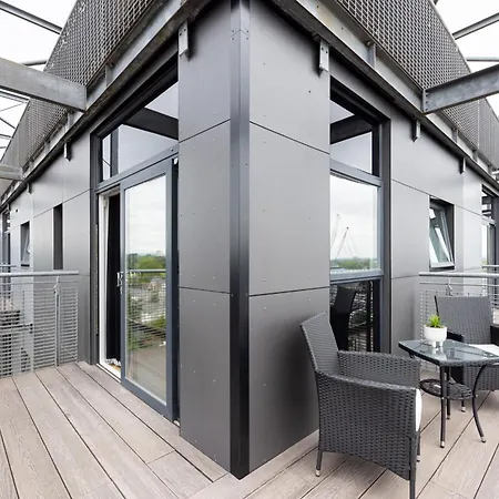 Manchester, Etihad Stadium View , Coop Live, Modern 2 Bed Apartment,