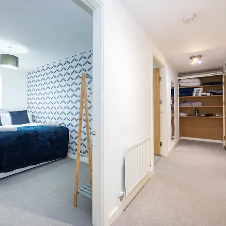 Near Centre, Etihad, Coop Live Apartamento *
