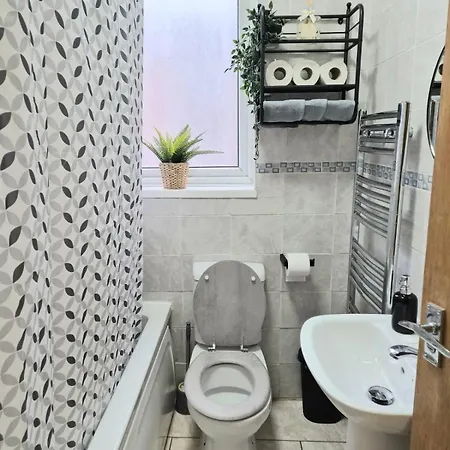 In 6 Minutes Drive To Victoria Station Homestay szállás Manchester