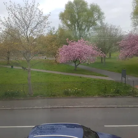 홈스테이 A Quiet & Comfortable 4 Bedroom House *