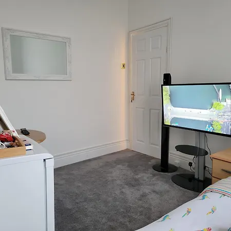 A Quiet & Comfortable 4 Bedroom House *