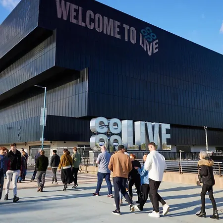 Bluesea Near Etihad * マンチェスター