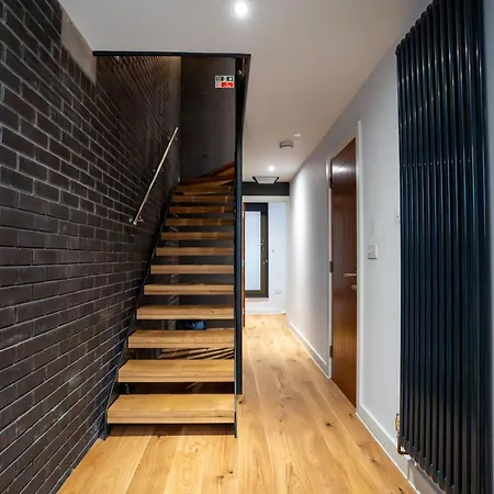 West Townhouse By Casacity Holiday home Manchester