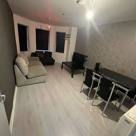 Charming1bed In Serene Historic Area Close To Town