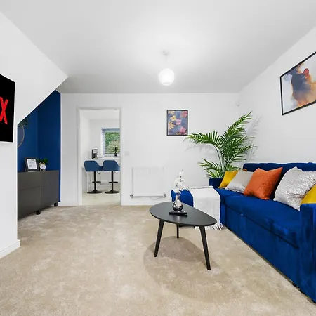 Modern 2 Bed With Driveway Near Coop Live & Etihad Stadium , Sleeps 5 , Self Checkin And Free Parking 別荘 *