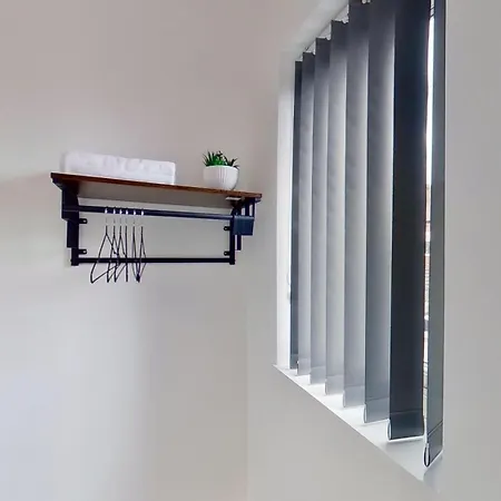 Elegant 2 Bed House Near Centre Σπίτι διακοπών *