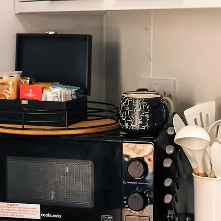 Tatil Evi Spacious Stylish With Free Parking 10 Mins To Centre & Ao Arena Ideal For Groups & Long