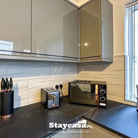 Semesterbostad Ashfield Co-living - Private Self-cater