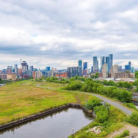 Parking - Lastmindeals - 2bed Manchester