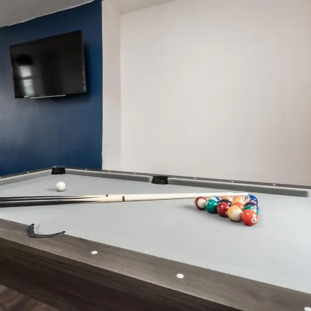בית נופש Comfy 3br - Pool Table - Games - Sleeps 8 *
