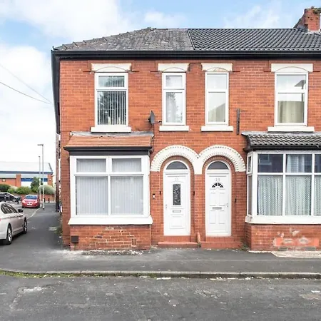 Big New House - 5bdr Near Holiday home