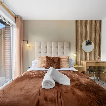 公寓 Cityfront Luxe Near Centre Facing Etihad & Coop Live, Free Parking