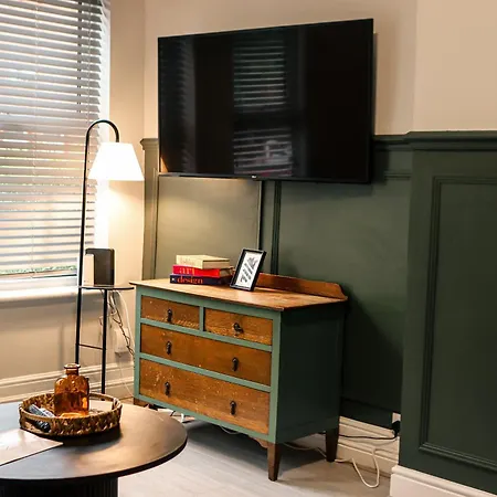 Spacious Stylish With Free Parking 10 Mins To Centre & Ao Arena Ideal For Groups & Long Mánchester