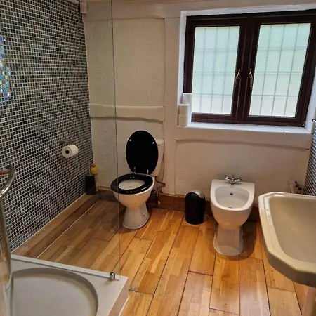 Rainsough - Shared Bathroom - Free Parking & Wifi * Prestwich