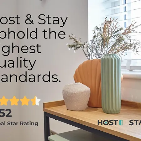 Host & - Clayton Living Апартаменты Манчестер