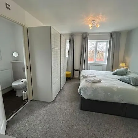 3-bedroom House Close To Centre Дом отдыха Манчестер