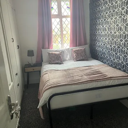 Droylsden House מנצ'סטר