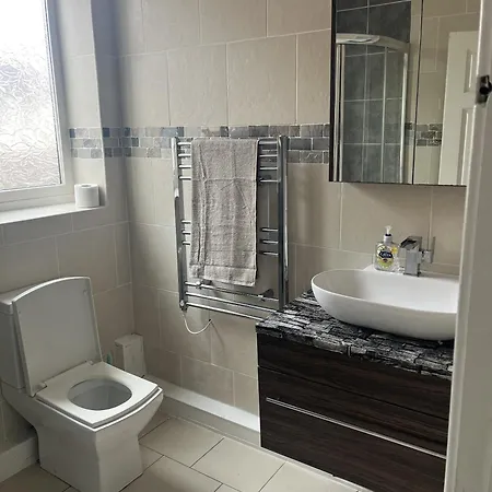 Droylsden House בית נופש מנצ'סטר