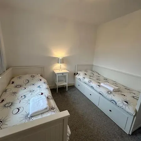 3-bedroom House Close To Centre