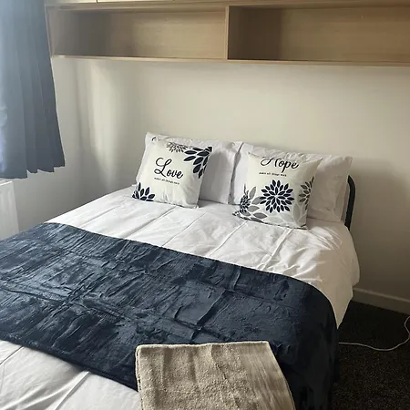 בית נופש Droylsden House