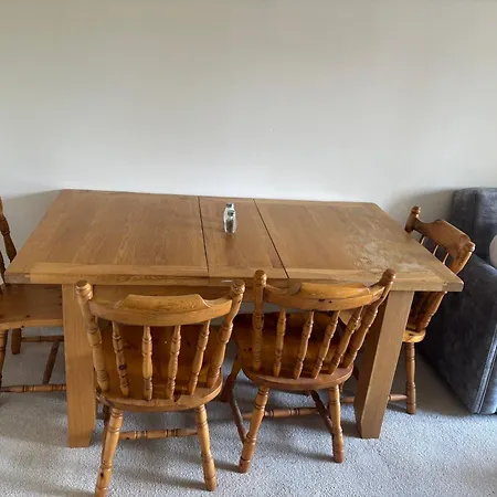 2 Bedroom Modern Salford Manchester