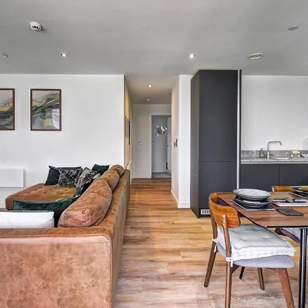 Zen Retreat Penthouse - Panoramic Views Pass The Keys *
