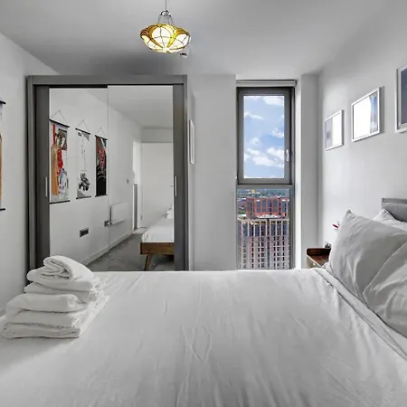 Zen Retreat Penthouse - Panoramic Views Pass The Keys Apartment *