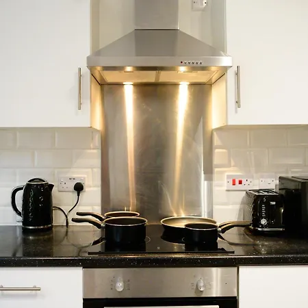 Autumn Breeze - 2br - Sofa Bed - Wifi - Free Parking - - Didsbury *