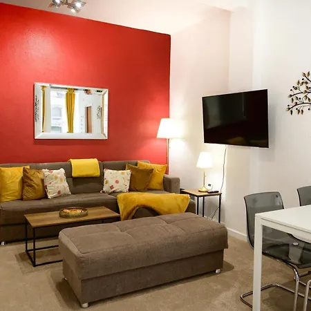 Autumn Breeze - 2br - Sofa Bed - Wifi - Free Parking - - Didsbury アパート *