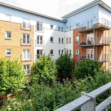 Lovely 2 Bed 2 Bathroom * Manchester