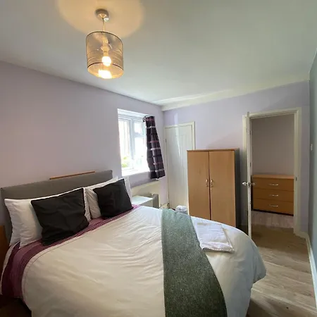 Lejlighed Bright Three Bedroom With Free Parking And Wifi *