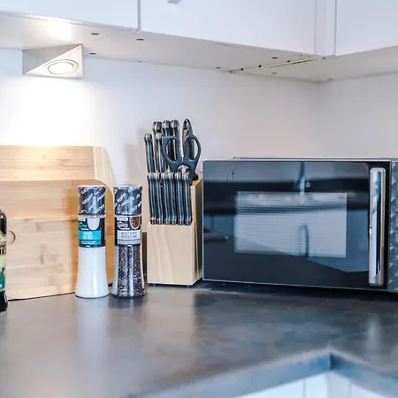 Stunning House In For Business & Leisure - Wi-fi & Parking By Purestay Serviced Manchester