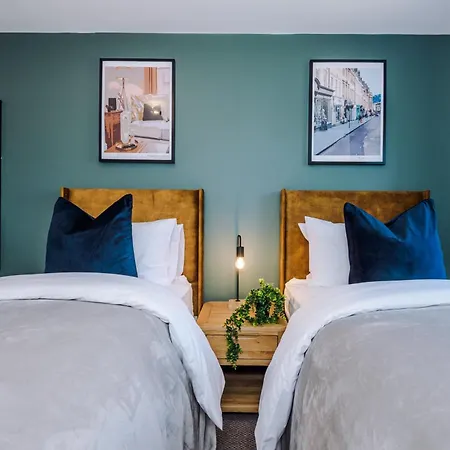 Stunning House In For Business & Leisure - Wi-fi & Parking By Purestay Serviced *