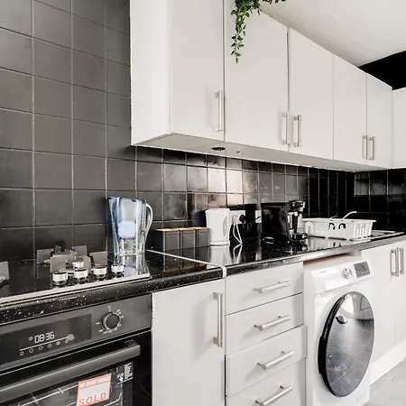 Semesterbostad Haven Noir By Cefas - Pool Table - & Man Utd *