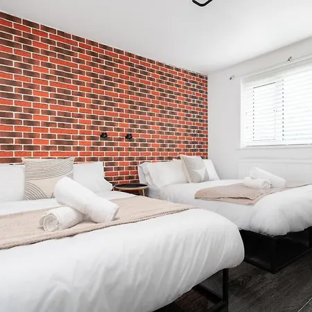 Semesterbostad Haven Noir By Cefas - Pool Table - & Man Utd Manchester