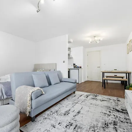 Modern Near Centre *