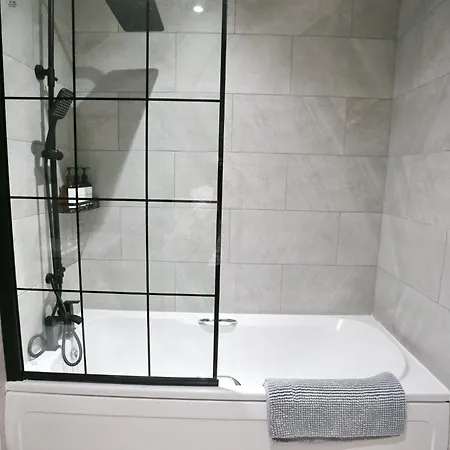 Sunny 10mins To Coop Arena - Pass The Keys