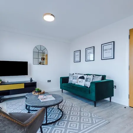 Apartment 2bed Duplex Near Mediacity & Centre, Easter Deals Now On