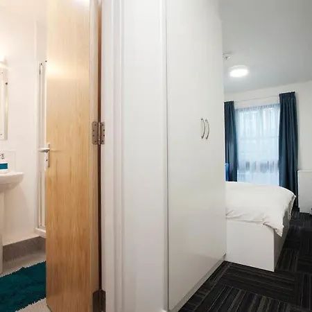 Ropemaker Apartment